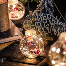 SEO-5871 Karácsonyi LED fényfüzér gömbökkel, mikulás figurákkal, melegfehér, 3m kültéri izzósor