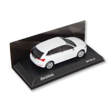 Skoda Scala 2019 modell autó 1:43 Moon White makett
