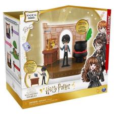 Spin Master Harry Potter játékszett - Bájital osztály Harry figurával játékfigura