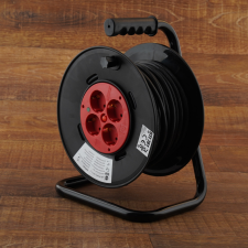 Stilo 2 pólusú műanyag kábeldob fém tartóval 20 fm. MT 3x1,5mm2 vezetékkel hosszabbító, elosztó