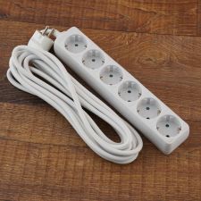 Stilo hálózati elosztó 6db aljzat, 5fm MT 3x1,5mm2 vezetékkel hosszabbító, elosztó