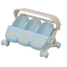 Sylvanian Families babakocsi hármasikreknek játékfigura