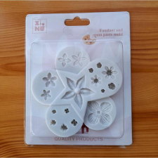  Szilikon formázó, virágok. Mérete: 10 cm dekorációs kellék