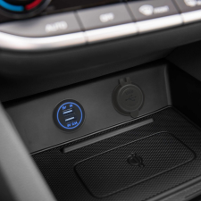  Szivargyújtó helyére beépíthető USB aljzat - kék (54926BL) kábel és adapter