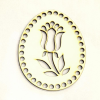  Tojás alakú natúr dekortábla tulipán mintával. Mérete: 10,3x13 cm, lyuk mérete: 6 mm