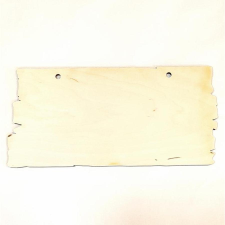 Törött deszka formájú falap két lyukkal. Mérete: 250x120x6 mm dekorációs kellék