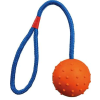 Trixie üreges kialakítású kemény gumilabda zsinórral (6 cm átmérő, 30 cm hosszú kötéllel)