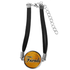 Uniszex állítható Friends (Barátok) karkötő, aranyszínű háttérrel karkötő