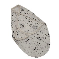 Wikids Pocaklakó Pólya - Fehér/Fekete Apró Virágos pólya